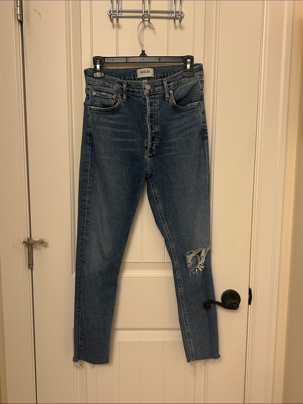 Agolde Straight Leg Jeans in Dark Blue with Distressed Knee